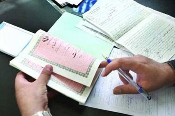 محمودی: اسناد دفترچه‌ای تا پایان امسال باید به تک‌برگ تبدیل شوند