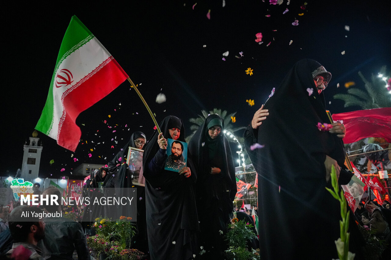 تکریم مادران شهدای گیلانی