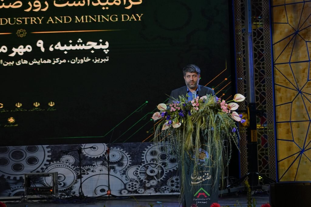 زمانیان: تداوم تولید مهم‌ترین عامل تاب‌آوری اقتصاد ایران است