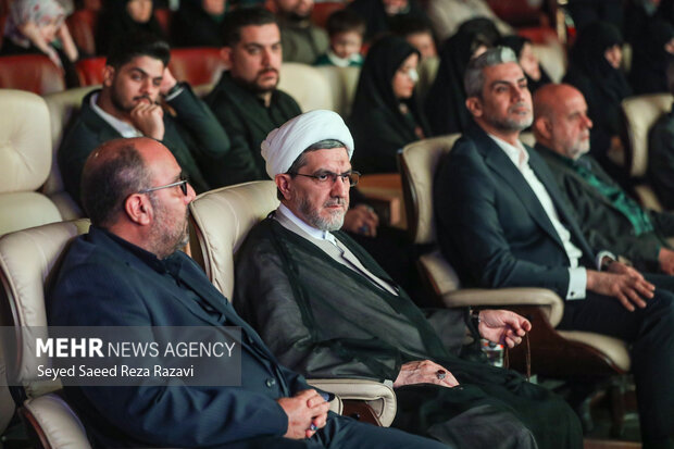 مراسم بزرگداشت دومین سالگرد فرماندهان شهید <a href='https://sayeb.ir/tag/%d8%ac%d8%a8%d9%87%d9%87-%d9%85%d9%82%d8%a7%d9%88%d9%85%d8%aa'></div>جبهه مقاومت</a>