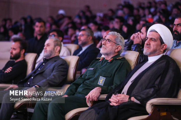 مراسم بزرگداشت دومین سالگرد فرماندهان شهید <a href='https://sayeb.ir/tag/%d8%ac%d8%a8%d9%87%d9%87-%d9%85%d9%82%d8%a7%d9%88%d9%85%d8%aa'></div>جبهه مقاومت</a>