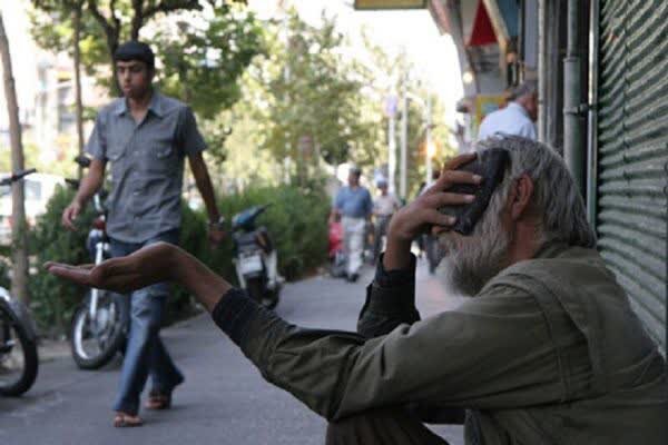 سرقفلی معابر <a href='https://sayeb.ir/tag/%da%a9%d8%b1%d9%85%d8%a7%d9%86'></div></div>کرمان</a> برای متکدیان؛ گلایه مردم و لزوم جمع آوری آنها