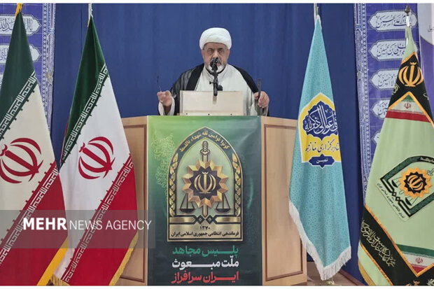 ترویج فرهنگ نماز در خانواده‌ها ضامن تربیت دینی نسل جوان است