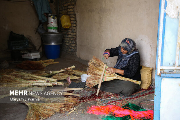 جاروبافی در روستای ملاحسن
