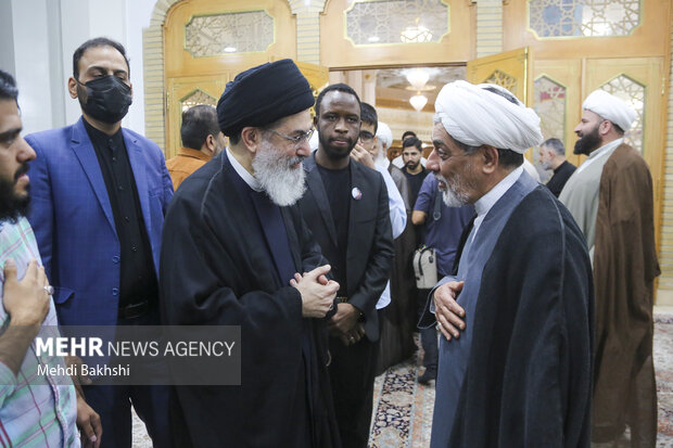 مراسم دومین سالگرد <a href='https://sayeb.ir/tag/%d8%b4%d9%87%d8%a7%d8%af%d8%aa-%d8%b3%db%8c%d8%af-%d8%ad%d8%b3%d9%86-%d9%86%d8%b5%d8%b1%d8%a7%d9%84%d9%84%d9%87'></div>شهادت سید حسن نصرالله</a> در <a href='https://sayeb.ir/tag/%d9%82%d9%85'>قم</a>