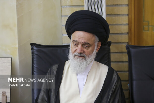 مراسم دومین سالگرد <a href='https://sayeb.ir/tag/%d8%b4%d9%87%d8%a7%d8%af%d8%aa-%d8%b3%db%8c%d8%af-%d8%ad%d8%b3%d9%86-%d9%86%d8%b5%d8%b1%d8%a7%d9%84%d9%84%d9%87'></div>شهادت سید حسن نصرالله</a> در <a href='https://sayeb.ir/tag/%d9%82%d9%85'>قم</a>