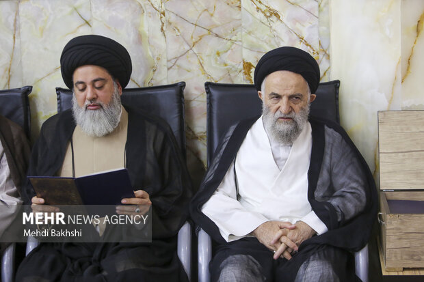 مراسم دومین سالگرد <a href='https://sayeb.ir/tag/%d8%b4%d9%87%d8%a7%d8%af%d8%aa-%d8%b3%db%8c%d8%af-%d8%ad%d8%b3%d9%86-%d9%86%d8%b5%d8%b1%d8%a7%d9%84%d9%84%d9%87'></div>شهادت سید حسن نصرالله</a> در <a href='https://sayeb.ir/tag/%d9%82%d9%85'>قم</a>