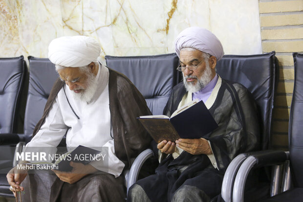 مراسم دومین سالگرد <a href='https://sayeb.ir/tag/%d8%b4%d9%87%d8%a7%d8%af%d8%aa-%d8%b3%db%8c%d8%af-%d8%ad%d8%b3%d9%86-%d9%86%d8%b5%d8%b1%d8%a7%d9%84%d9%84%d9%87'></div>شهادت سید حسن نصرالله</a> در <a href='https://sayeb.ir/tag/%d9%82%d9%85'>قم</a>