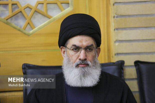 مراسم دومین سالگرد <a href='https://sayeb.ir/tag/%d8%b4%d9%87%d8%a7%d8%af%d8%aa-%d8%b3%db%8c%d8%af-%d8%ad%d8%b3%d9%86-%d9%86%d8%b5%d8%b1%d8%a7%d9%84%d9%84%d9%87'></div>شهادت سید حسن نصرالله</a> در <a href='https://sayeb.ir/tag/%d9%82%d9%85'>قم</a>