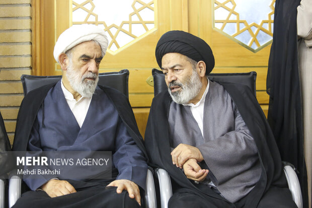 مراسم دومین سالگرد <a href='https://sayeb.ir/tag/%d8%b4%d9%87%d8%a7%d8%af%d8%aa-%d8%b3%db%8c%d8%af-%d8%ad%d8%b3%d9%86-%d9%86%d8%b5%d8%b1%d8%a7%d9%84%d9%84%d9%87'></div>شهادت سید حسن نصرالله</a> در <a href='https://sayeb.ir/tag/%d9%82%d9%85'>قم</a>