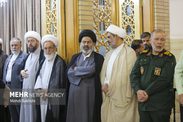 مراسم دومین سالگرد <a href='https://sayeb.ir/tag/%d8%b4%d9%87%d8%a7%d8%af%d8%aa-%d8%b3%db%8c%d8%af-%d8%ad%d8%b3%d9%86-%d9%86%d8%b5%d8%b1%d8%a7%d9%84%d9%84%d9%87'></div>شهادت سید حسن نصرالله</a> در <a href='https://sayeb.ir/tag/%d9%82%d9%85'>قم</a>