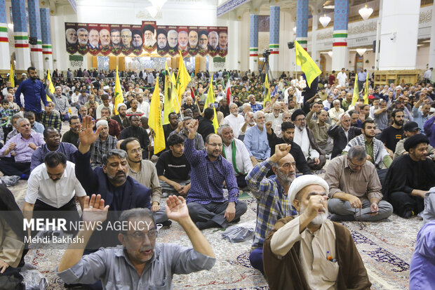 مراسم دومین سالگرد <a href='https://sayeb.ir/tag/%d8%b4%d9%87%d8%a7%d8%af%d8%aa-%d8%b3%db%8c%d8%af-%d8%ad%d8%b3%d9%86-%d9%86%d8%b5%d8%b1%d8%a7%d9%84%d9%84%d9%87'></div>شهادت سید حسن نصرالله</a> در <a href='https://sayeb.ir/tag/%d9%82%d9%85'>قم</a>