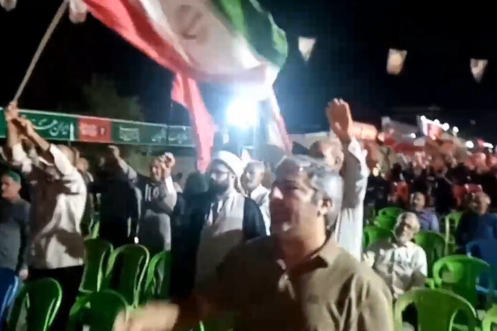 اجتماع مردم انقلابی آب‌پخش در شب ۲۱۶