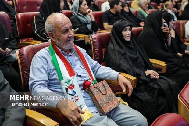 مراسم بزرگداشت روز سالمند «سایتون مستدام»