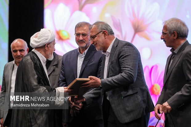 مراسم بزرگداشت روز سالمند «سایتون مستدام»