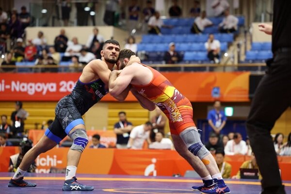 Iranian wrestler Nokhodi seizes gold in Nagoya