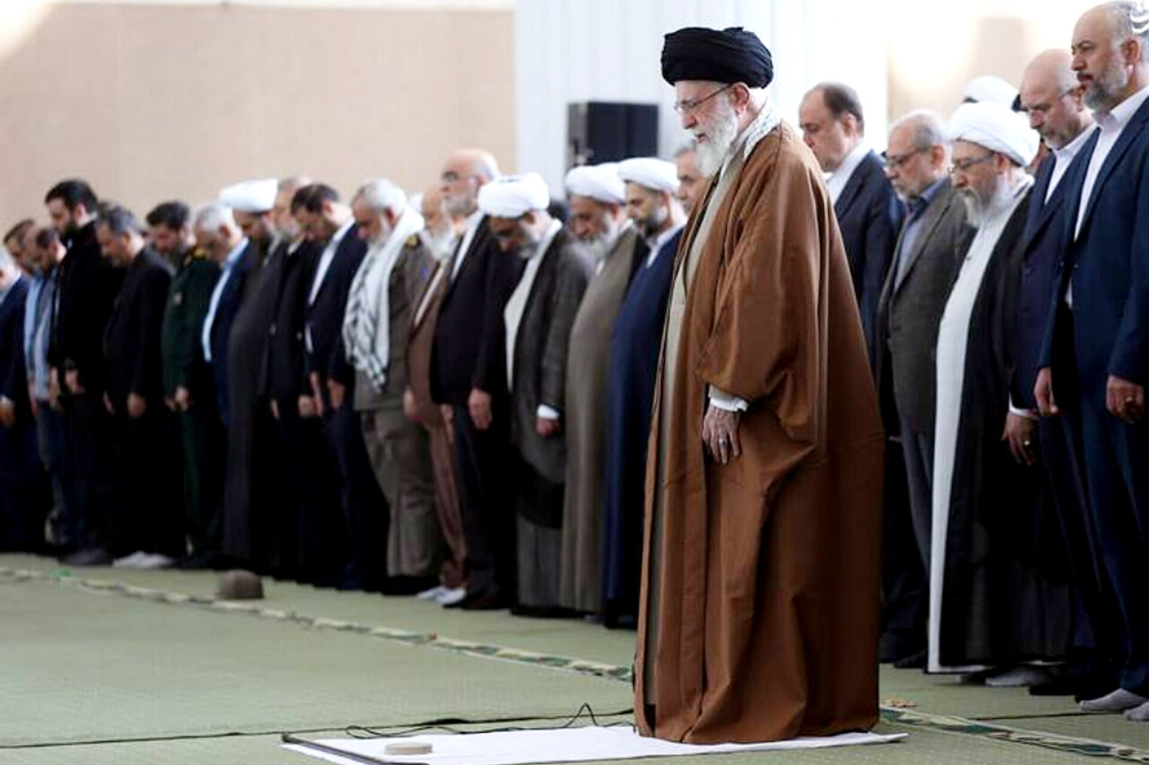 نمازی فراتر از محراب؛ روایت پیام امام خامنه‌ای برای جامعه اسلامی
