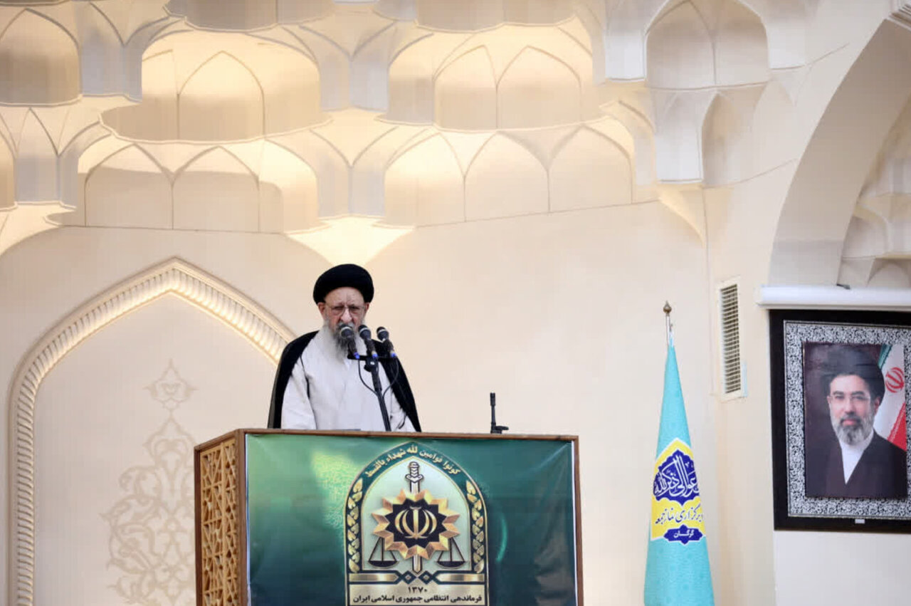 نورمفیدی: نخبگان باید میدان‌دار حل مسائل کشور شوند