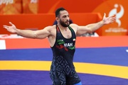 مصارع ایراني يحصد ذهبية جديدة لإيران في دورة الالعاب الاسيوية