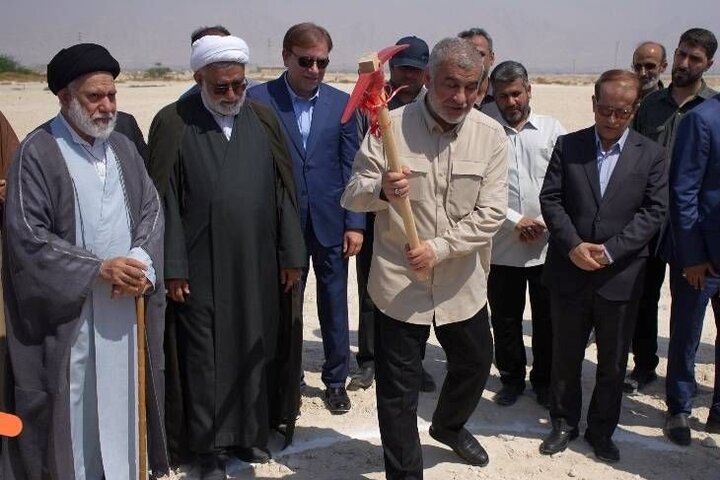 عملیات اجرایی پروژه آموزشی شهدای میناب در «دیر» آغاز شد