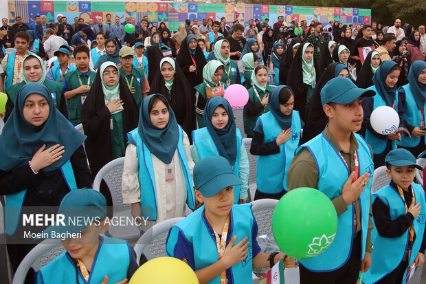 افتتاحیه معنوی جشنواره فیلم‌های کودکان و نوجوانان در اصفهان