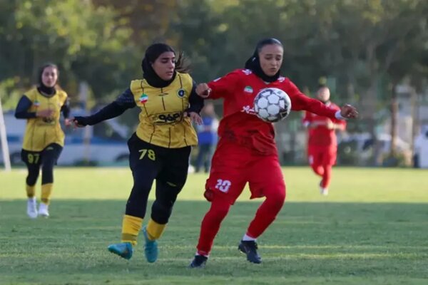 پرسپولیس و سپاهان در کورس صدر؛ بازی‌های سخت از راه رسیدند