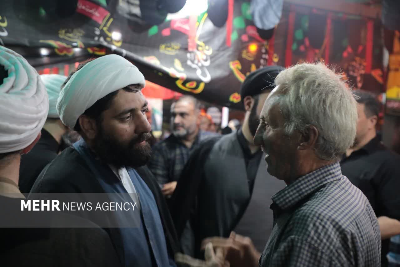 گزارش تحلیلی: دیدار نماینده رهبر انقلاب با خانواده شهدا در اهواز | مهر - کد 81e1