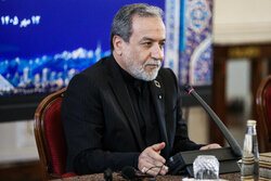 عراقچی: ایران آماده دیپلماسی است؛ پاسخ به گزینه نظامی، محکم‌تر است