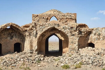 سند مالکیت کاروانسرای «ده‌زیره» به نام میراث‌فرهنگی کاشان صادر شد