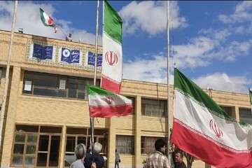 آئین اهتزاز پرچم ایران در دانشگاه شیروان