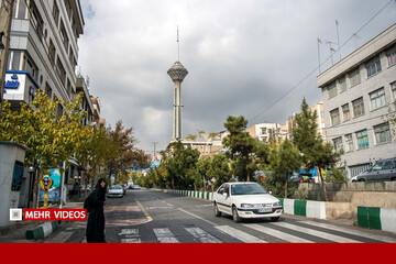 VIDEO: Tehran takes on autumn colours