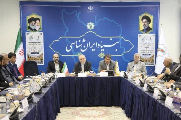 صالحی: کرمان باید به یکی از کانون‌های مهم ایران‌شناسی تبدیل شود