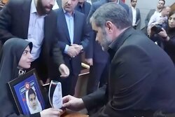 سپهری: ۱۳ کارمند ایثارگر استان تهران در جشنواره شهید رجایی تقدیر شدند