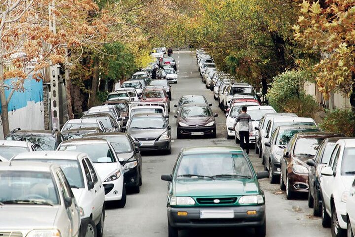 عبداله‌پور:۸۰ درصد جای پارک حاشیه‌ای تبریز در اختیار خودروهای ثابت است