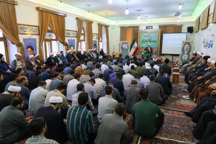 مطهریاصل: حاکمیت دینی آزمون بزرگی برای روحانیت است