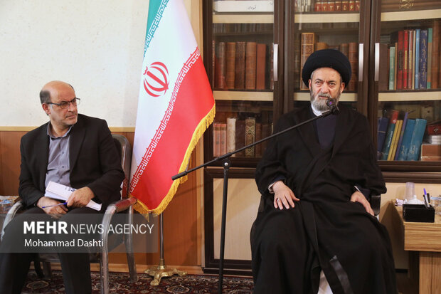 دیدار فعالان گردشگری با نماینده ولی فقیه در استان اردبیل