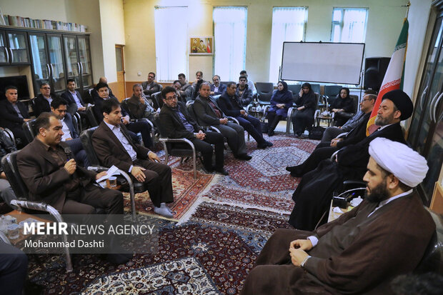 دیدار فعالان گردشگری با نماینده ولی فقیه در استان اردبیل