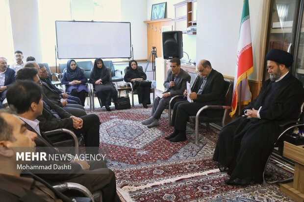 دیدار فعالان گردشگری با نماینده ولی فقیه در استان اردبیل