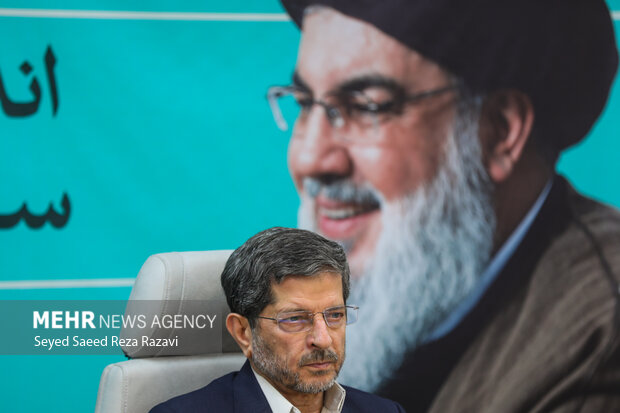 مراسم رونمایی از مجموعه کتاب «هزار و یک پرسش از مقاومت»