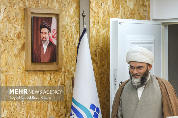 مراسم رونمایی از مجموعه کتاب «هزار و یک پرسش از مقاومت»