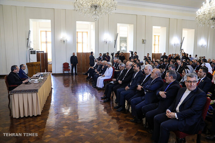 FM Araghchi meets foreign diplomats in Tehran