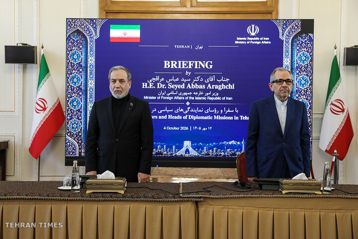 FM Araghchi meets foreign diplomats in Tehran