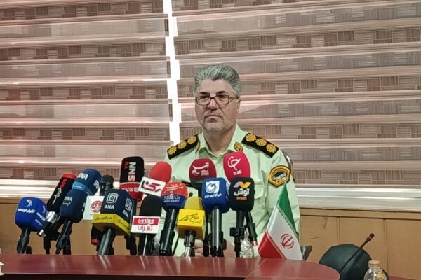 گزارش ویژه: سرهنگ رفیعی: خیابان سنایی به محل «دور دور» و بساط‌گستری تبدیل شده است | مهر - کد 4469