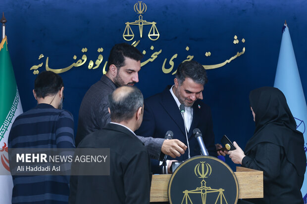 نشست خبری علی کاظمی، رئیس پژوهشگاه قوه قضاییه و سخنگوی قوه قضاییه