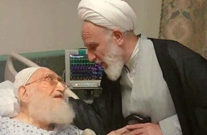 رئیس دفتر رهبر انقلاب در قم از آیت‌الله نوری همدانی عیادت کرد