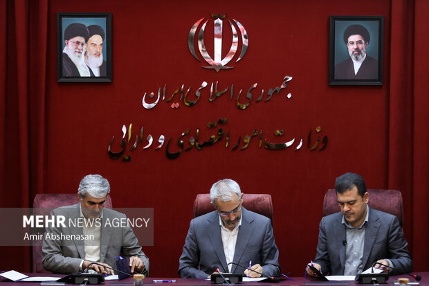 مراسم امضای تفاهم‌نامه بازسازی مراکز دانشگاهی