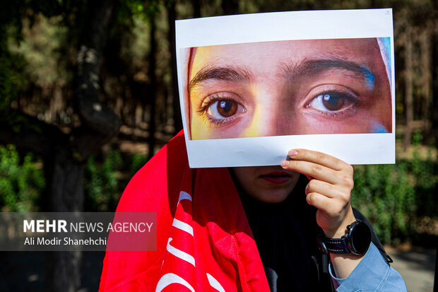 زنجیره انسانی «<a href='https://sayeb.ir/tag/%d8%ac%d8%a7%d9%86%d9%81%d8%af%d8%a7'></div>جان‌فدا</a>» در <a href='https://sayeb.ir/tag/%d9%85%d8%b4%d9%87%d8%af'>مشهد</a>
