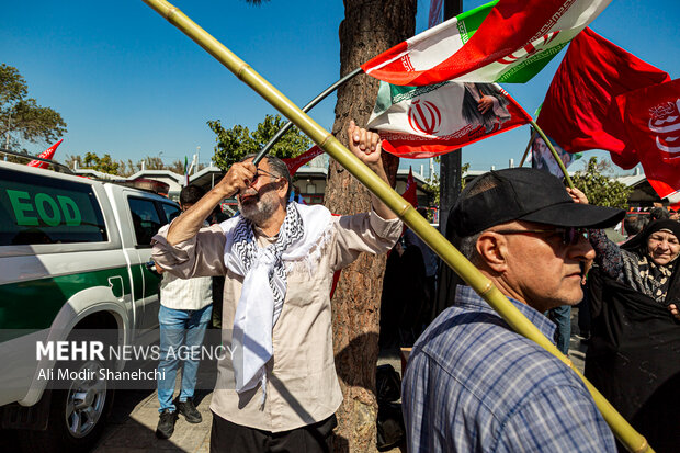 زنجیره انسانی «<a href='https://sayeb.ir/tag/%d8%ac%d8%a7%d9%86%d9%81%d8%af%d8%a7'></div>جان‌فدا</a>» در <a href='https://sayeb.ir/tag/%d9%85%d8%b4%d9%87%d8%af'>مشهد</a>