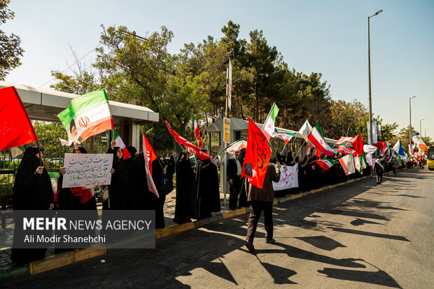 زنجیره انسانی «<a href='https://sayeb.ir/tag/%d8%ac%d8%a7%d9%86%d9%81%d8%af%d8%a7'></div>جان‌فدا</a>» در <a href='https://sayeb.ir/tag/%d9%85%d8%b4%d9%87%d8%af'>مشهد</a>
