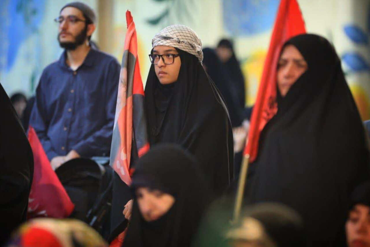 شب ۲۱۹؛ دانش آموزان مشهد زیر پرچم ایستادگی